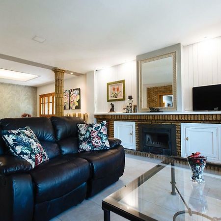 Divi Apartments Villa Reyes Майрена-дель-Альхарафе Екстер'єр фото