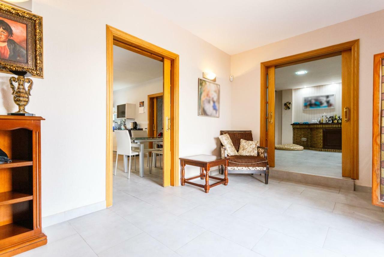 Divi Apartments Villa Reyes Майрена-дель-Альхарафе Екстер'єр фото