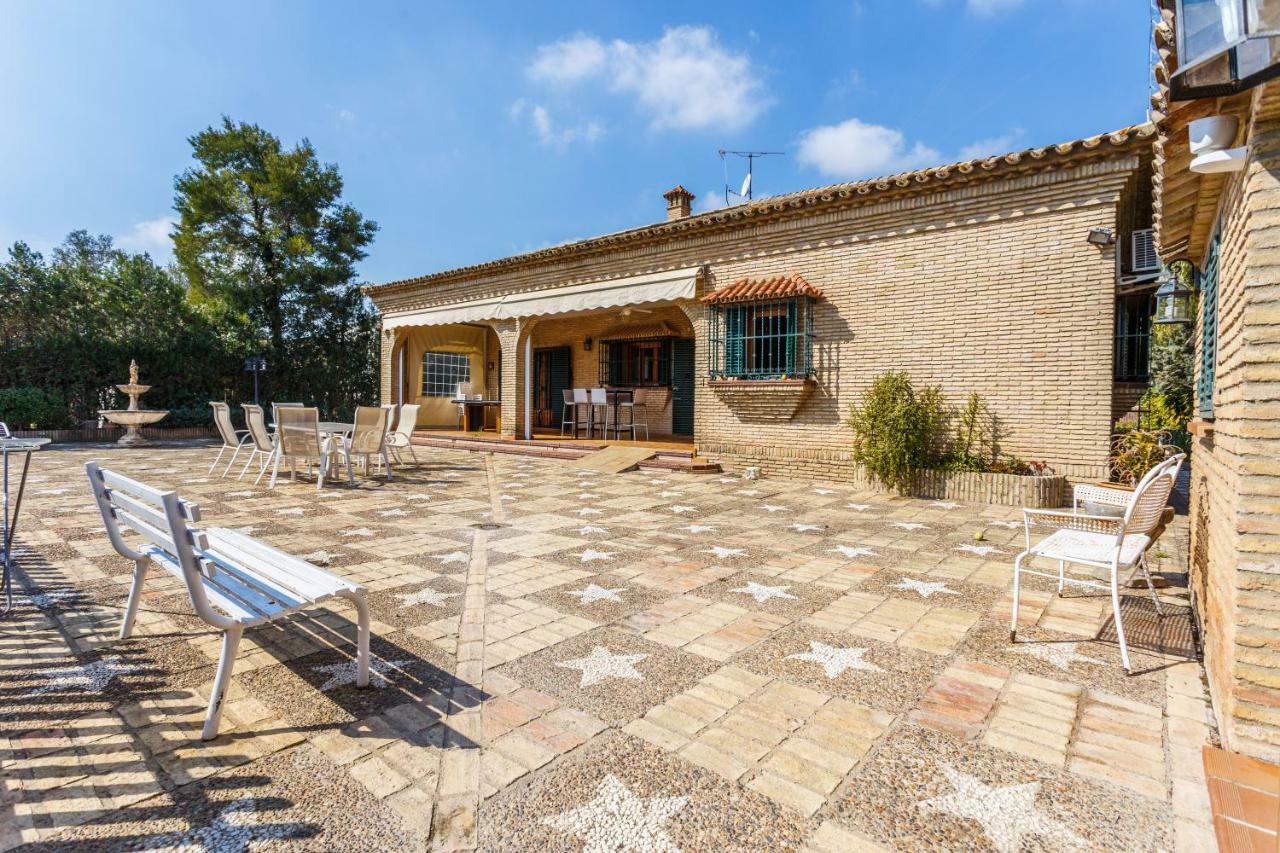 Divi Apartments Villa Reyes Майрена-дель-Альхарафе Екстер'єр фото