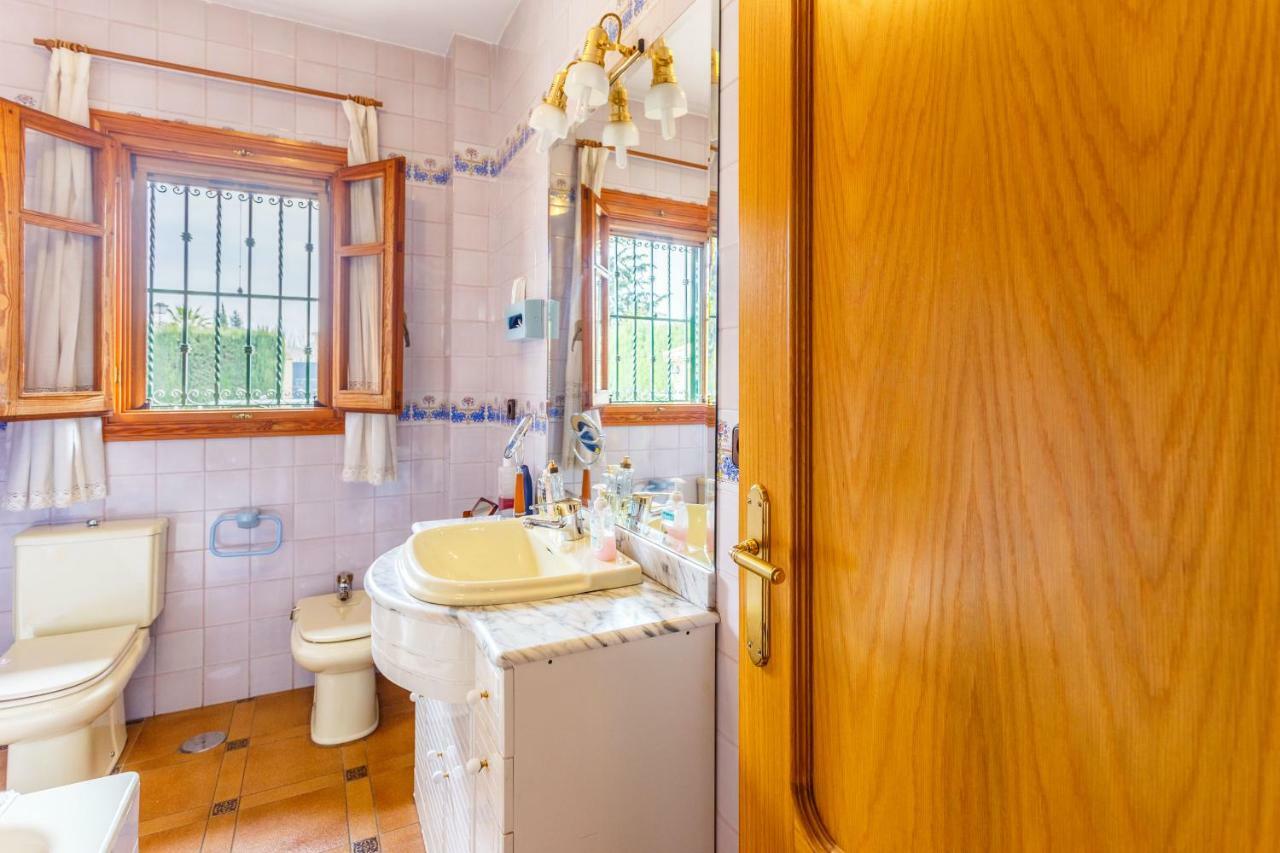 Divi Apartments Villa Reyes Майрена-дель-Альхарафе Екстер'єр фото