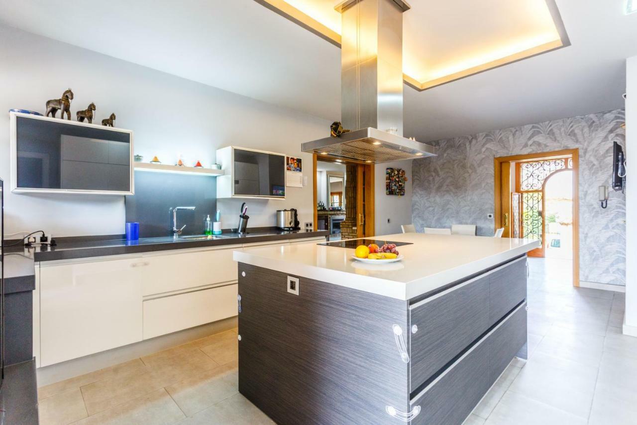 Divi Apartments Villa Reyes Майрена-дель-Альхарафе Екстер'єр фото