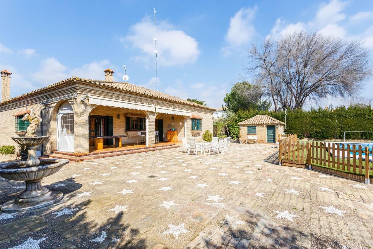 Divi Apartments Villa Reyes Майрена-дель-Альхарафе Екстер'єр фото