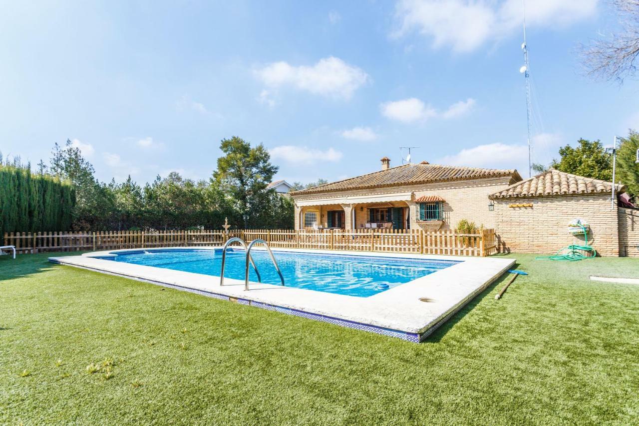 Divi Apartments Villa Reyes Майрена-дель-Альхарафе Екстер'єр фото