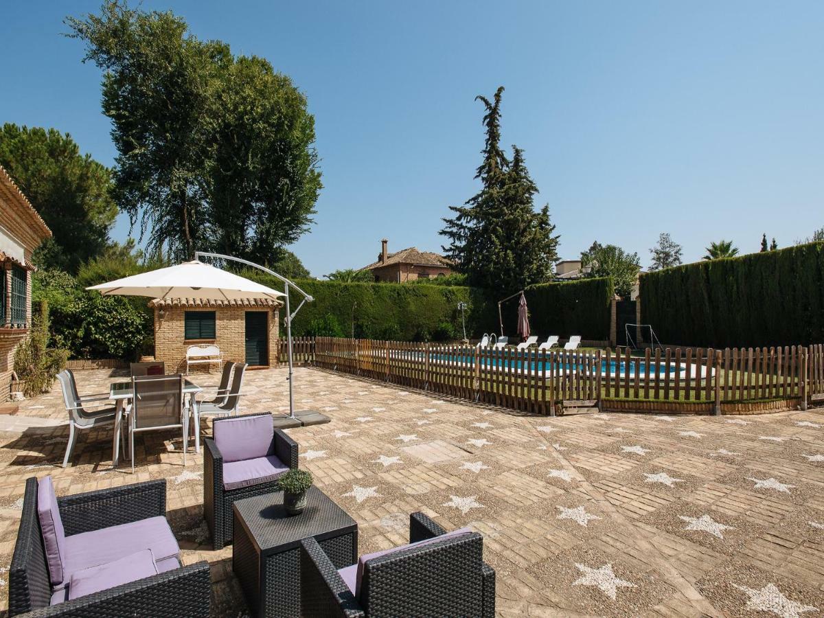 Divi Apartments Villa Reyes Майрена-дель-Альхарафе Екстер'єр фото
