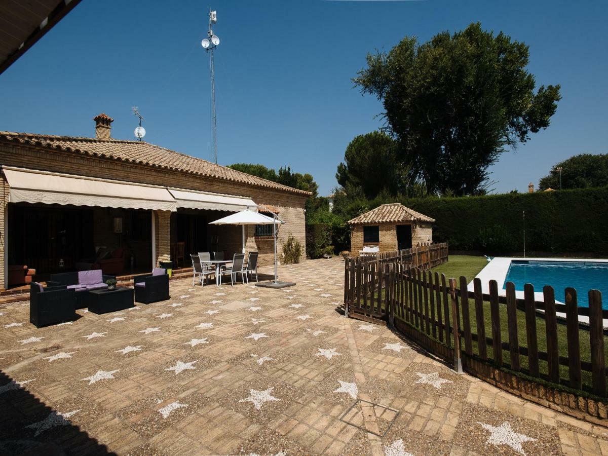 Divi Apartments Villa Reyes Майрена-дель-Альхарафе Екстер'єр фото