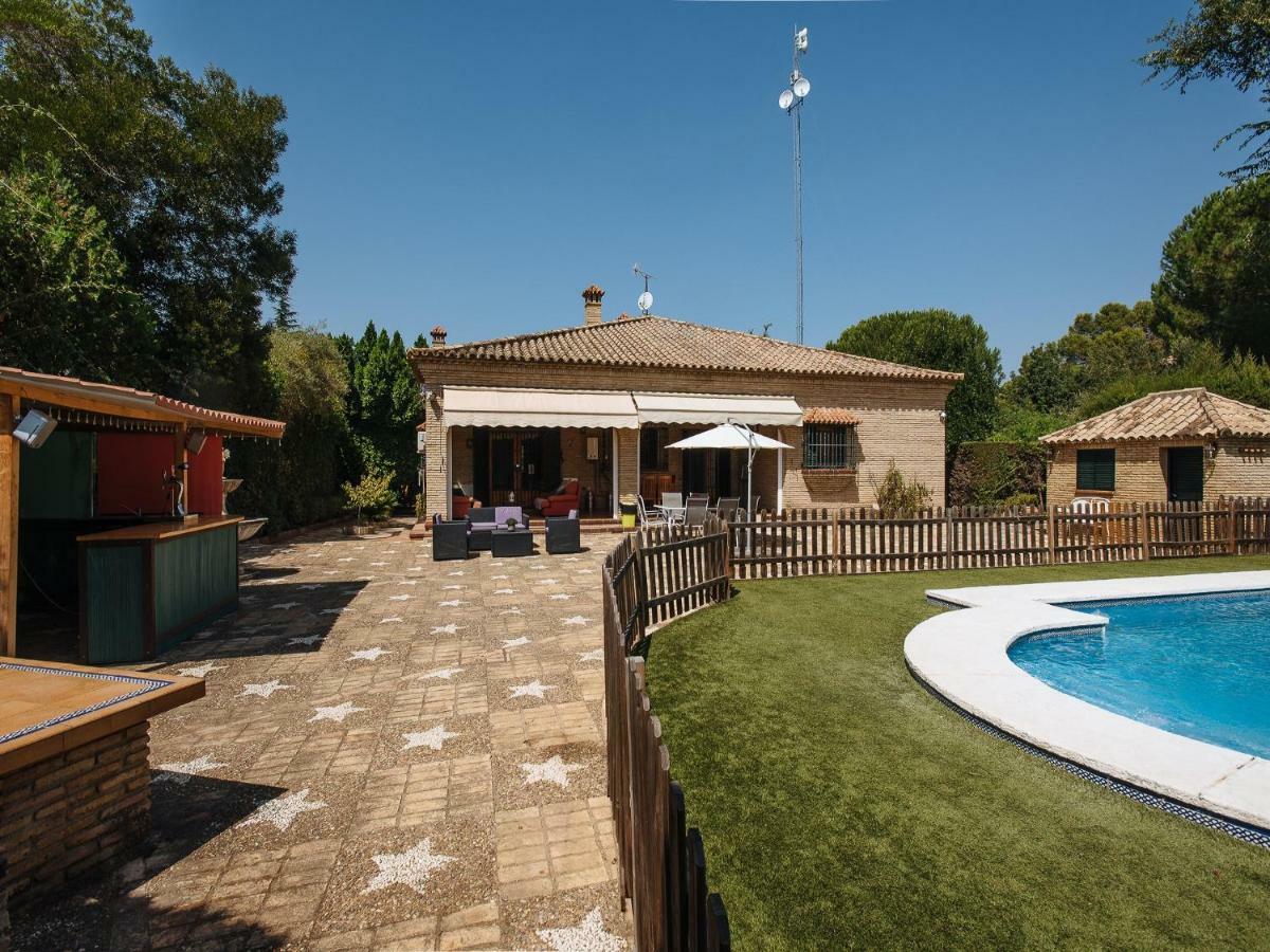 Divi Apartments Villa Reyes Майрена-дель-Альхарафе Екстер'єр фото