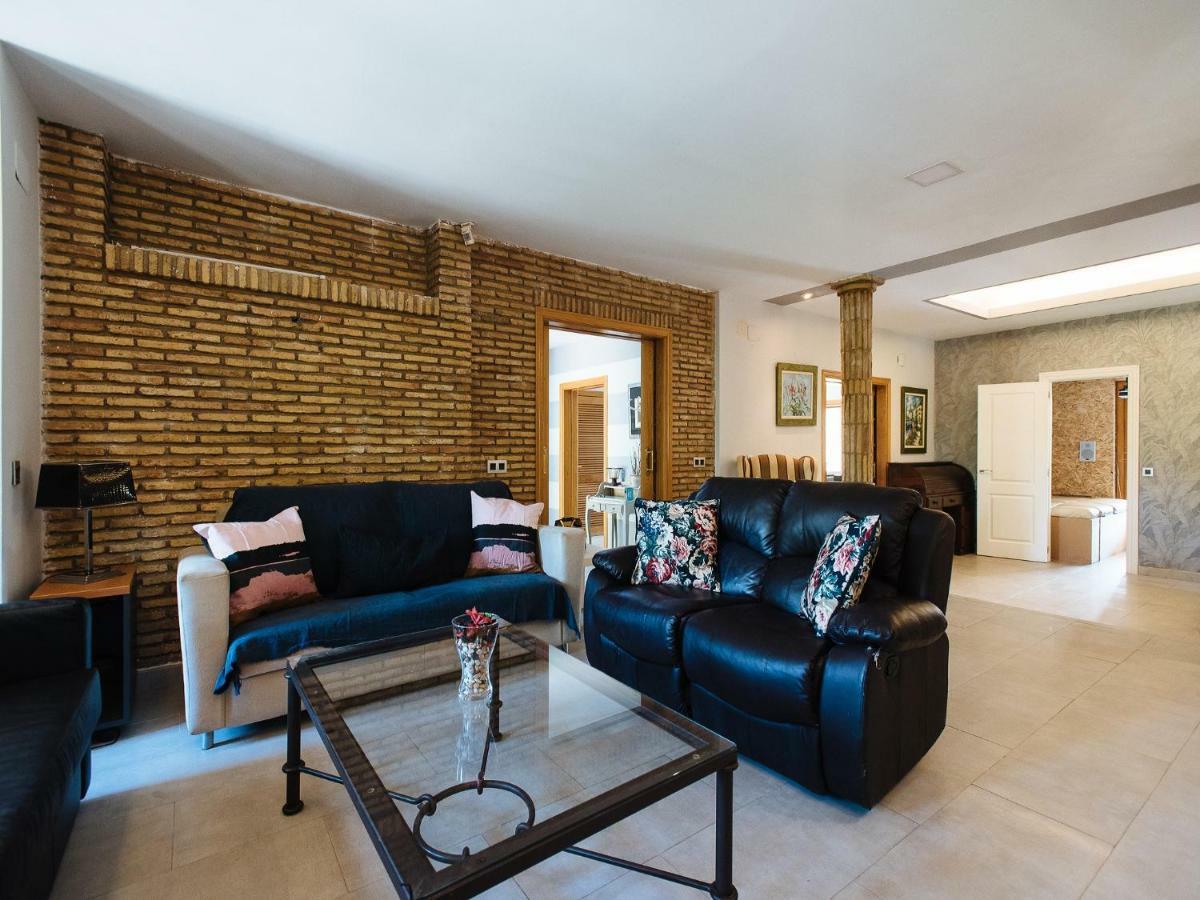 Divi Apartments Villa Reyes Майрена-дель-Альхарафе Екстер'єр фото